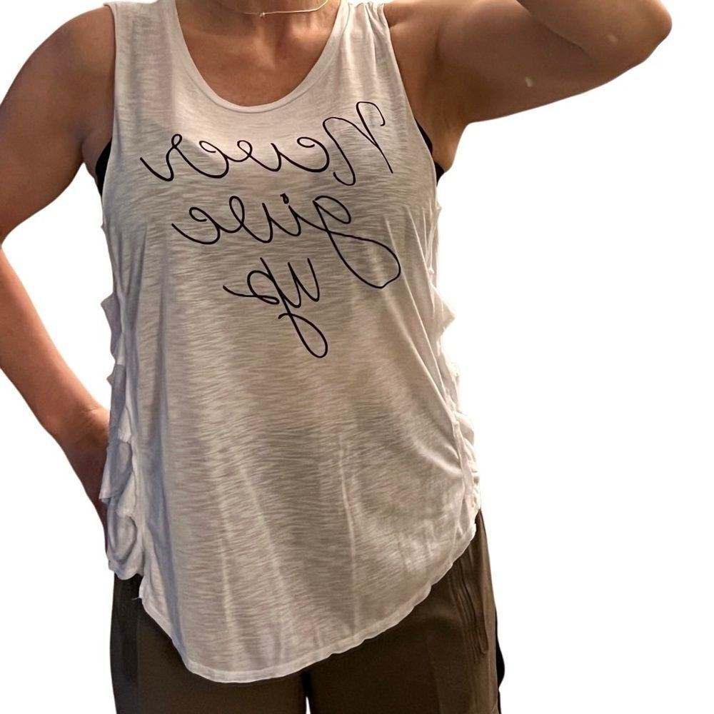 NWT Graphic “Never Give Up”Women's White Graphic Woven Side Tank Top L